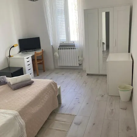 Host Soroka 2-4-6 Posti Vendégház *