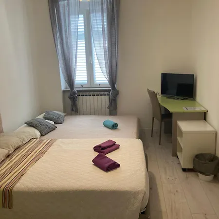 Host Soroka 2-4-6 Posti Vendégház *